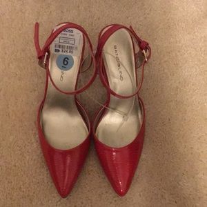 Bandolino red heels, size 6